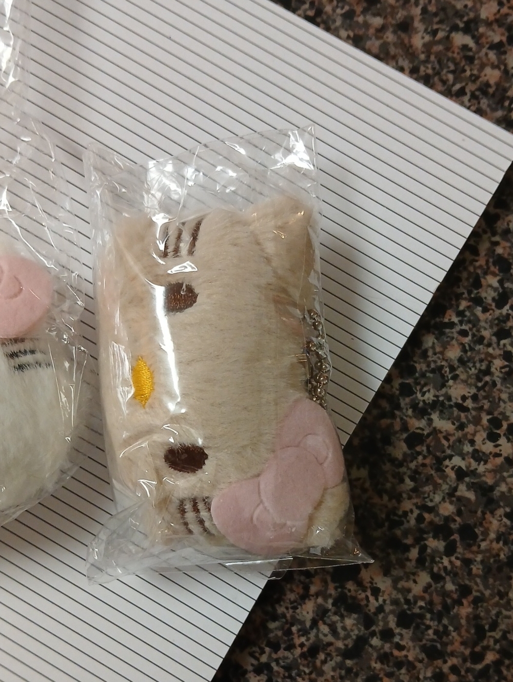 2 #PlushKeychain Set #hellokitty #keychains - Picture 3 of 3